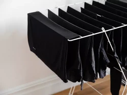 Punya Pakaian Hitam di Rumah? Begini Cara Cucinya Biar Nggak Gampang Pudar