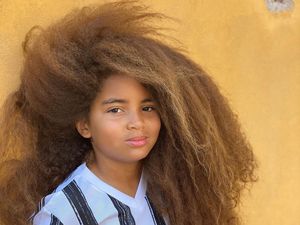 Kisah Bocah Laki-laki Ditolak Masuk Sekolah gegara Punya Rambut Tebal-Panjang