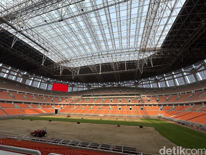 Kondisi terkini Jakarta International Stadium, Sabtu (14/10), yang sedang dipersiapkan sebagai venue Piala Dunia U-17 2023.