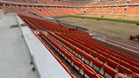 Rumput yang terbuat dari Zoysia Matrella didatangkan dari arena Stadion Sepakbola milik Universitas Pelita Harapan (UPH) di Lippo Karawaci. Foto: Mercy Raya/detikcom