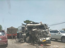 Macet hingga 4 Km Imbas Kecelakaan Trailer di Ambeng-ambeng Gresik