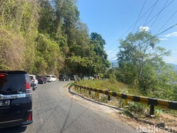 18 Jam Jalan Poros Maros-Bone Macet gegara Truk Mogok, Antrean Mengular 7 Km