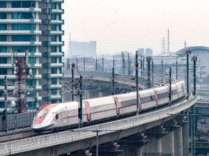 30 Penumpang Ditinggal Whoosh gegara KA Feeder Telat, KCIC Minta Maaf 30 Penumpang Ditinggal Whoosh gegara KA Feeder Telat, KCIC Minta Maaf