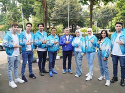 Berbalut Brand Lokal, Zulhas Ditemani Blue Squad Hadiri Rakernas Projo