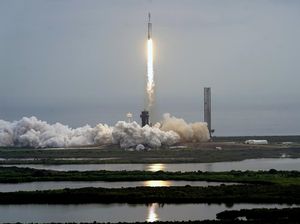 NASA Luncurkan Roket Menuju Asteroid Kaya Logam NASA Luncurkan Roket Menuju Asteroid Kaya Logam