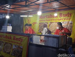 Martabak Bangka di Depan Gereja Ayam Ini Jadi Favorit Sejak 1980an