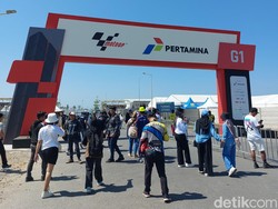 Penonton MotoGP Indonesia Padati Sirkuit Mandalika Sejak Pagi