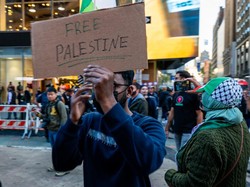 Ribuan Demonstran Berkumpul di New York, Serukan Bebaskan Palestina