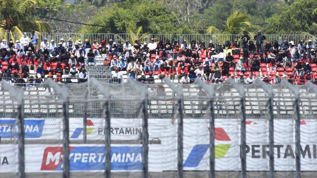 Penonton balapan kualifikasi MotoGP Mandalika 2023