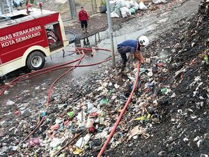 Semarang Sempat Hujan, Kebakaran di TPA Jatibarang Padam Semarang Sempat Hujan, Kebakaran di TPA Jatibarang Padam