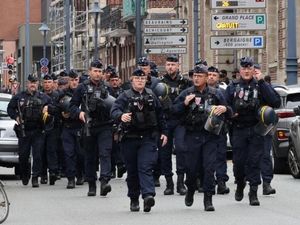 Prancis Kerahkan 500 Personel Buru Geng Pembunuh 2 Sipir Penjara