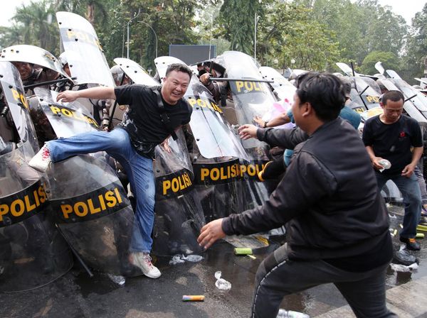 Simulasi Polisi Tangerang Cegah Kericuhan di Pemilu 2024