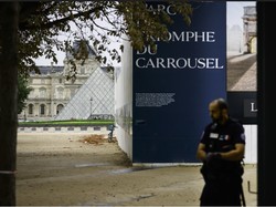 Ada Ancaman Bom, Museum Louvre Evakuasi Turis