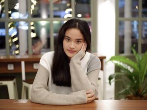 Cantiknya Ashel JKT48 saat Nongkrong di Kafe Estetik