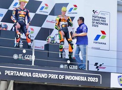 Bamsoet Hadir di Pertamina Mandalika, Serahkan Trofi Juara Dunia Moto2