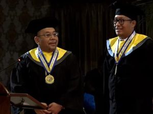 Haru, Bapak dan Anak Wisuda Bareng dari FEB Unair