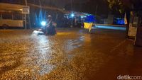 Potret Jalan Protokol di Palopo Terendam Air Usai 3 Jam Diguyur Hujan Deras