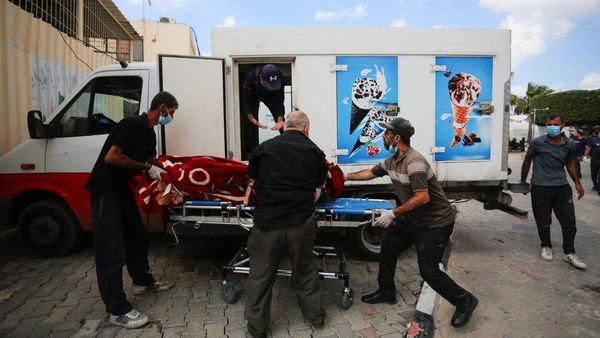 Potret Pilu Truk Es Krim Jadi Kamar Mayat Darurat di Gaza