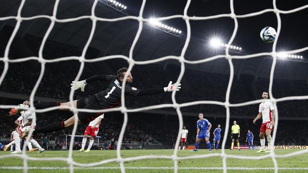 Soccer Football - Euro 2024 Qualifier - Group C - Italy v Malta - Stadio San Nicola, Bari, Italy - October 14, 2023 Italy's Domenico Berardi scores their second goal REUTERS/Alessandro Garofalo