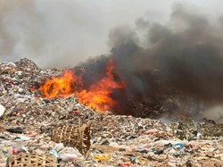 TPA Cikolotok Purwakarta Kembali Terbakar