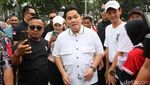 Mejeng di CFD, Trophy Piala Dunia U-17 Ramai Diburu Warga