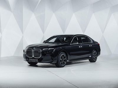 Mobil Listrik BMW i7 Antipeluru, Cocok buat Mobil Presiden di IKN