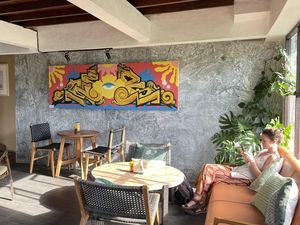 Ini Bukan Sembarang Kafe di Bali, Ada Museumnya Juga Ini Bukan Sembarang Kafe di Bali, Ada Museumnya Juga