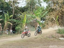 Puluhan Crosser di Bojonegoro Latihan di Sirkuit Sambiroto