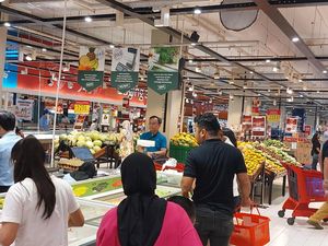 Senangnya Pelanggan Belanja di Transmart Full Day Sale: Irit di Kantong!