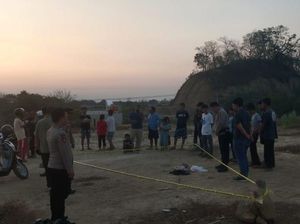 Polisi Buru Pembuang Mayat Bayi Ditemukan Warga Saat Kejar Layangan di Wajo Polisi Buru Pembuang Mayat Bayi Ditemukan Warga Saat Kejar Layangan di Wajo