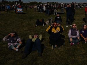 Apakah Bisa Buta Jika Melihat Gerhana Matahari dengan Mata Telanjang?