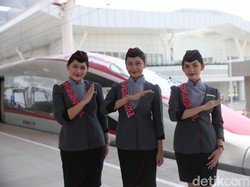 Mengapa Pramugari Whoosh Harus Bisa Bahasa Mandarin?