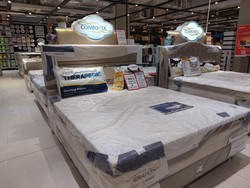 Di Transmart Full Day Sale, Kasur King Size Banyak Diskonnya!