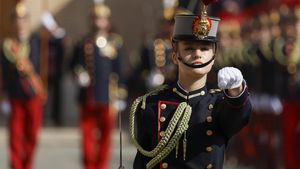 8 Potret Putri Spanyol Berseragam Militer, Tampil Beda Jelang Ultah ke-18
