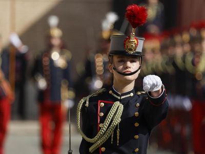 8 Potret Putri Spanyol Berseragam Militer, Tampil Beda Jelang Ultah ke-18