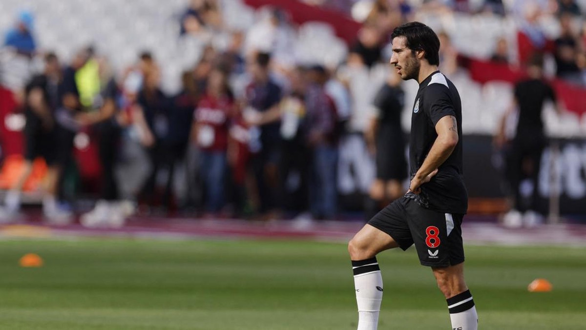 Sandro Tonali dipulangkan oleh Timnas Italia karena tersangkut kasus judi (Action Images via Reuters/ANDREW COULDRIDGE)