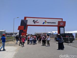 Jalur ke Sirkuit Mandalika Macet Jelang Race MotoGP