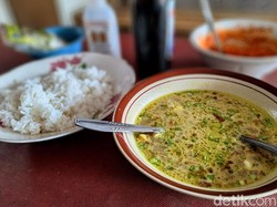 Ada Sejak 1950-an, Ini Soto Blindungan Isi Jeroan Sapi di Bondowoso