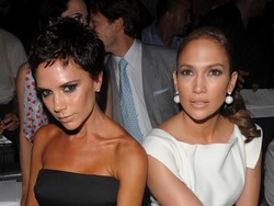 Lahiran, Victoria Beckham Hampir Ditinggal David Demi Foto Bareng 2 Seleb Ini