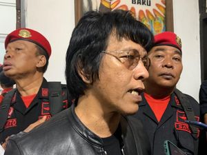 Sentilan Adian Napitupulu Sebut Projo Panik hingga Deklarasi Dukung Prabowo Sentilan Adian Napitupulu Sebut Projo Panik hingga Deklarasi Dukung Prabowo