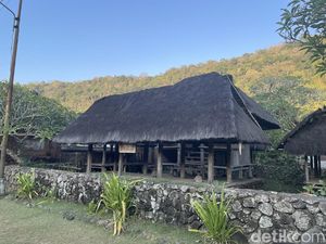 Rumah-rumah Adat Bali Kuno yang Masih Berdiri Tegak, Bisa Dikunjungi Wisatawan Rumah-rumah Adat Bali Kuno yang Masih Berdiri Tegak, Bisa Dikunjungi Wisatawan
