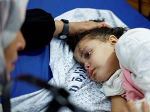 Duka Gadis Cilik Palestina yang Kehilangan 14 Anggota Keluarganya