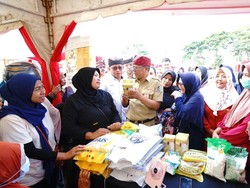 Warga Banyuwangi Serbu Gerakan Pangan Murah yang Digelar Serentak