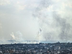 Biadab! Israel Pakai Bom Fosfor Putih di Gaza Biadab! Israel Pakai Bom Fosfor Putih di Gaza