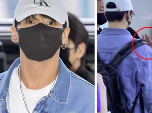 Viral! Jungkook BTS Bawa Kamera, eh Didorong Petugas Keamanan Bandara Viral! Jungkook BTS Bawa Kamera, eh Didorong Petugas Keamanan Bandara