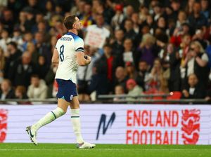 Dicemooh Fans Inggris, Henderson pun Bingung