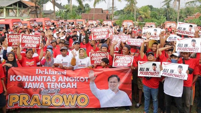 Komunitas Angkot di Jateng Deklarasikan Dukungan untuk Prabowo sebagai Capres 2024