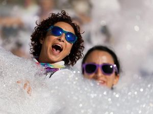 Serunya Lomba Lari Sambil Mandi Busa di Malta