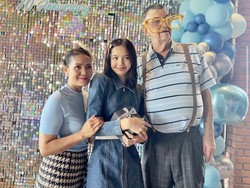 Lisa BLACKPINK Surprise Ultah Ayah, Kadonya Diduga dari Frederic Arnault