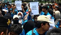 Mahasiswa Demo di Patung Kuda, Tolak Cawapres 35 Tahun